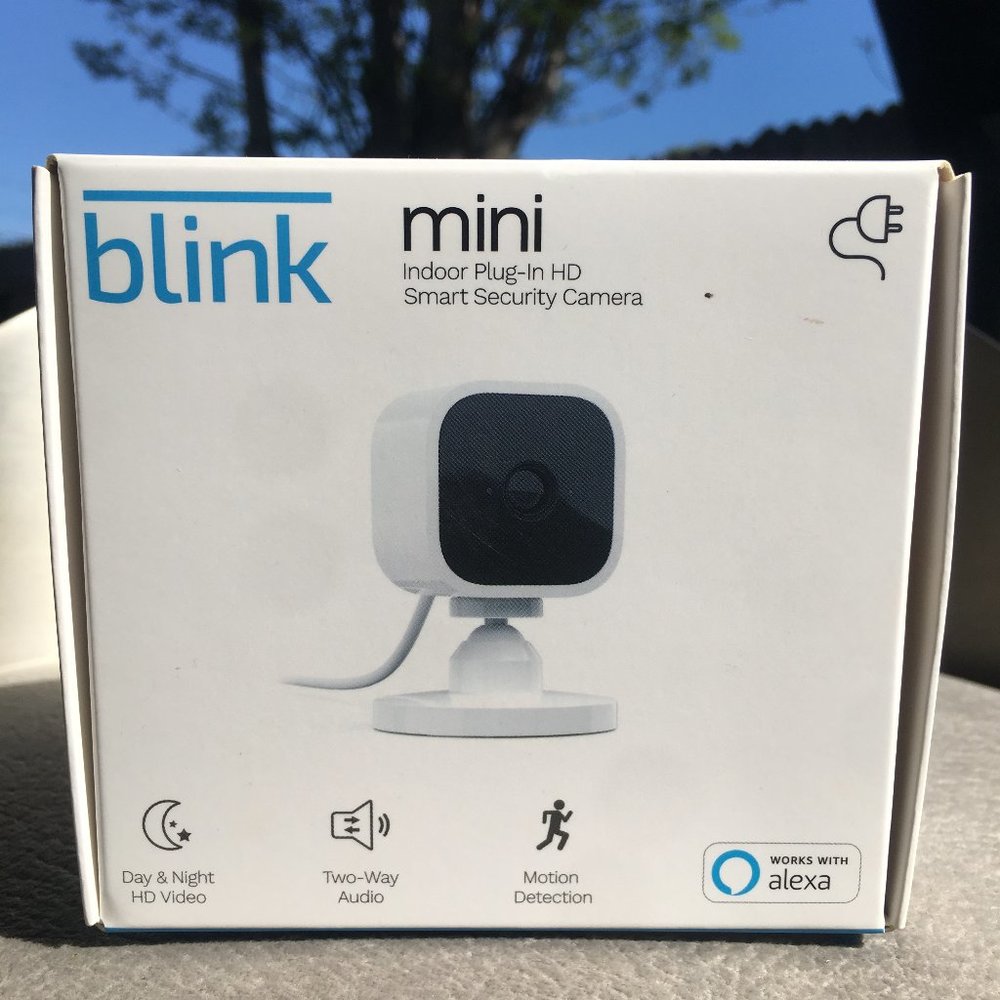 Blink Mini – Indoor plug-in HD smart security camera